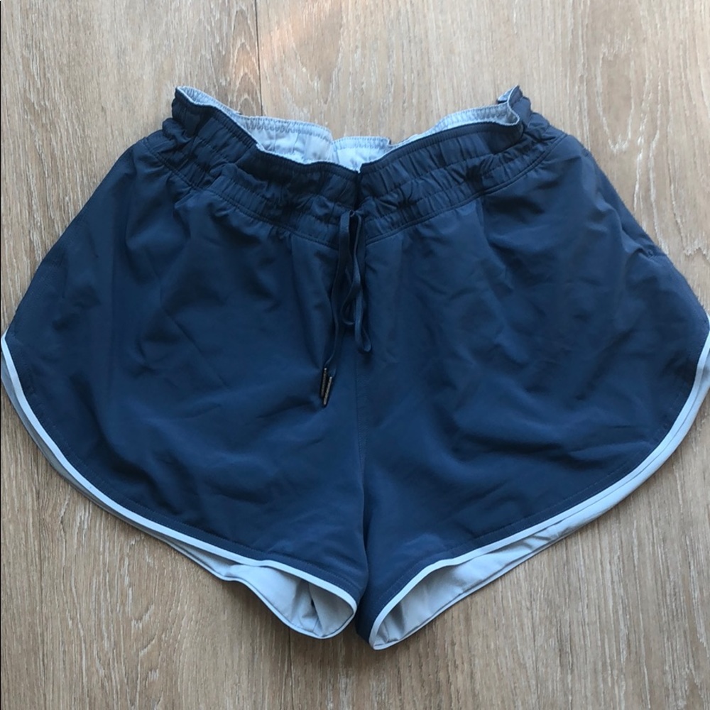 Lululemon reversible shorts Size 12
